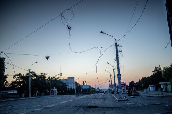 Lougansk après une pluie d'obus Lougansk après une pluie d'obus - Sputnik Afrique