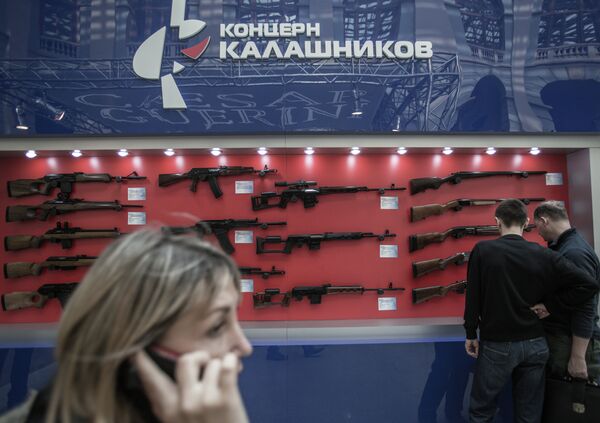 Kalachnikov suspend la livraison d'armes aux Etats-Unis et au Canada - Sputnik Afrique