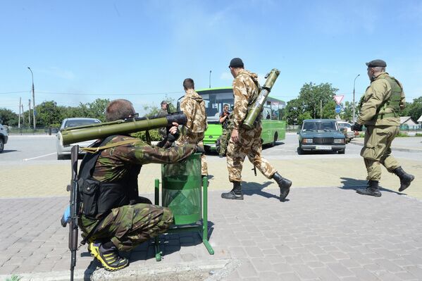 L'armée ukrainienne pilonne Donetsk - Sputnik Afrique