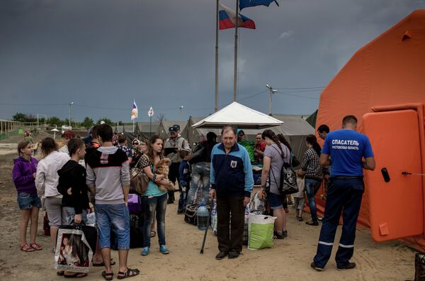 Plus de 48.000 Ukrainiens demandent l'asile en Russie - Sputnik Afrique