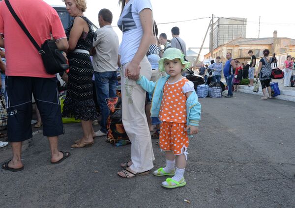Ukraine: 6.200 personnes ont quitté leurs foyers en une semaine (Onu) - Sputnik Afrique