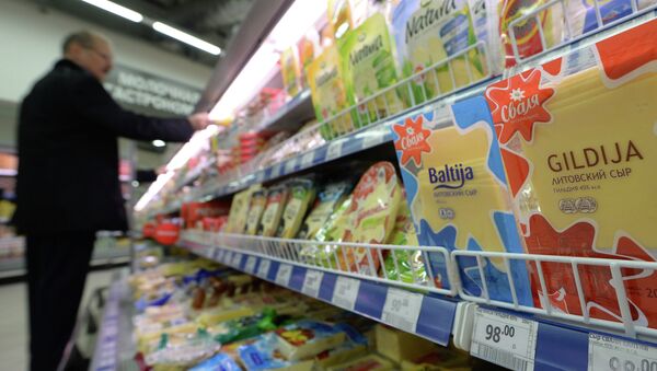 Россия ограничила ввоз молочной продукции из Литвы - Sputnik Afrique