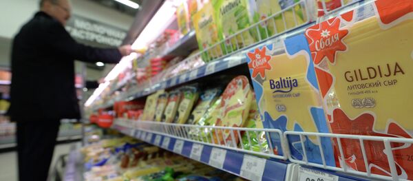 Россия ограничила ввоз молочной продукции из Литвы - Sputnik Afrique