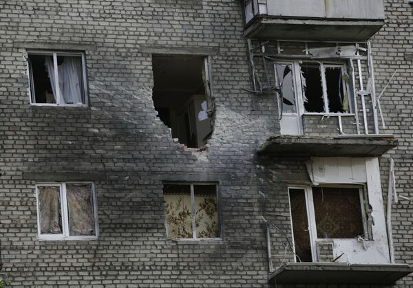 Ukraine: Donetsk sous le feu croisé de l'armée et des insurgés - Sputnik Afrique