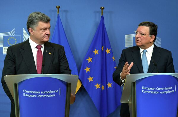 Le président ukrainien Piotr Porochenko et le président de la Commission européenne José Manuel Barroso (Archives) - Sputnik Afrique