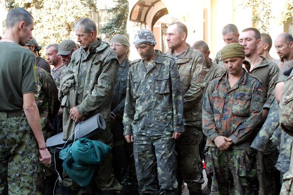 Ukraine: échange de prisonniers entre l'armée et les insurgés - Sputnik Afrique