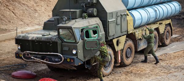 Разворачивание зенитно-ракетной системы С-300 - Sputnik Afrique