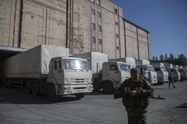 Ukraine: un convoi d'aide humanitaire russe arrive à Donetsk - Sputnik Afrique