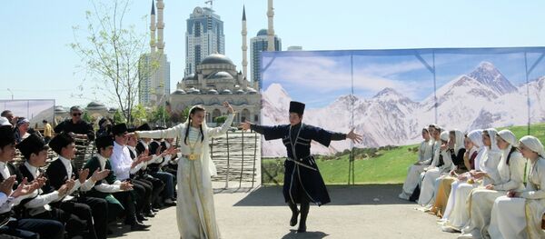 Tchétchénie: fêtes et vie au quotidien Tchétchénie: fêtes et vie au quotidien - Sputnik Afrique