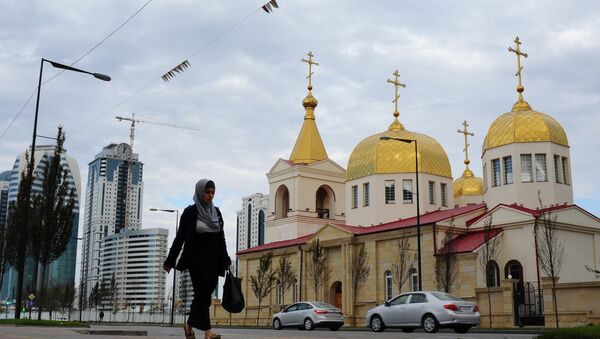 Православная церковь Архангела Михаила на проспекте имени Ахмата Кадырова в Грозном - Sputnik Afrique