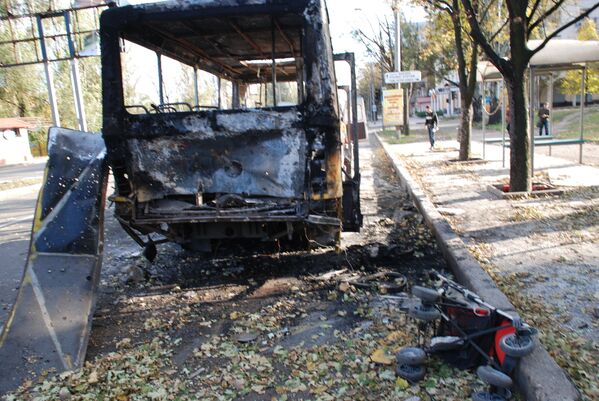 Ukraine: Donetsk pilonnée par l'artillerie ukrainienne - Sputnik Afrique