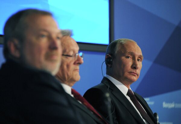 Vladimir Poutine (à droite) - Sputnik Afrique