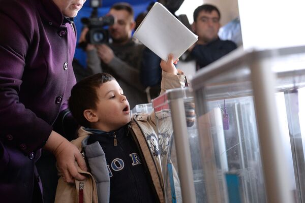 Les Ukrainiens élisent leurs députés - Sputnik Afrique
