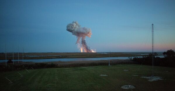 Explosion d'une fusée lancée vers l'ISS - Sputnik Afrique