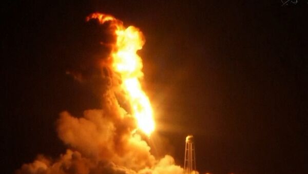Etats-Unis: le lanceur spatial Antares explose au décollage - Sputnik Afrique