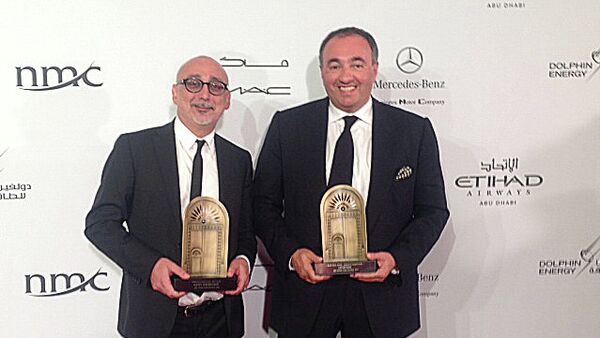 Producteurs Sergueï Melkoumov et Alexandre Rodnianski avec les prix du festival d’Abou Dhabi - Sputnik Afrique