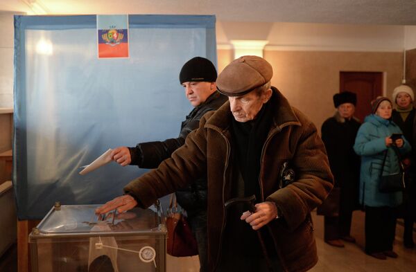 Elections dans le Donbass: Kiev ouvre une enquête pénale - Sputnik Afrique