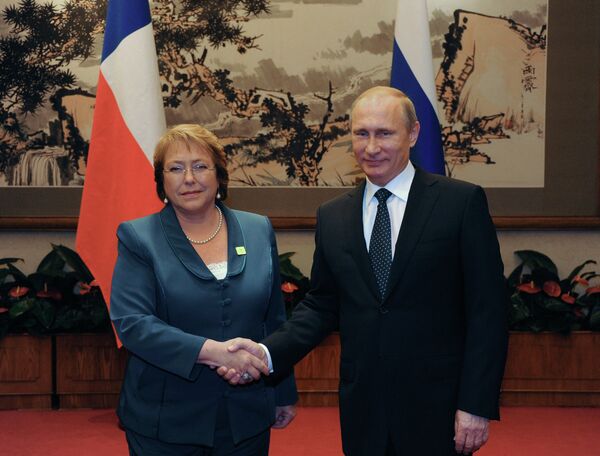 Michelle Bachelet et Vladimir Poutine - Sputnik Afrique