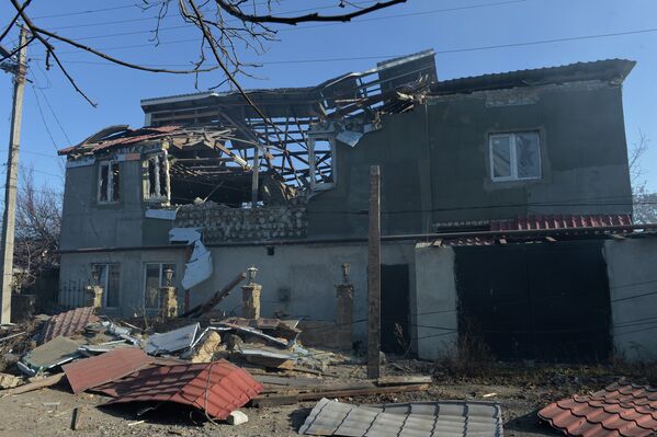 Donetsk pilonnée par l'artillerie ukrainienne - Sputnik Afrique