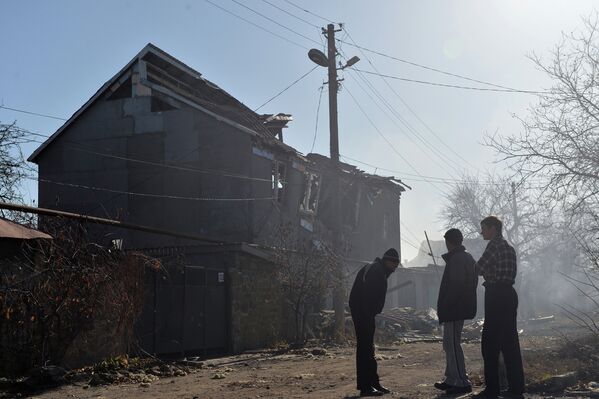 Donetsk pilonnée par l'artillerie ukrainienne - Sputnik Afrique