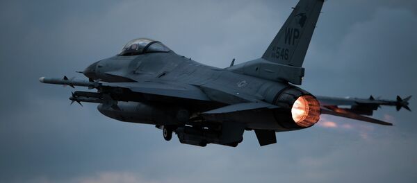 Un chasseur F-16 - Sputnik Afrique