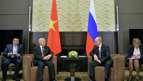 Nguyen Phu Trong et Vladimir Poutine à Sotchi - Sputnik Afrique