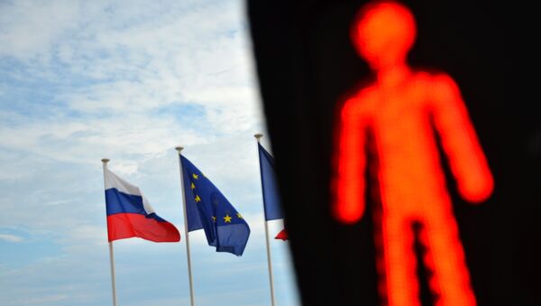 Флаги России и ЕС на набережной Ниццы. Архивное фото - Sputnik Afrique