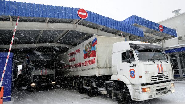 Aide humanitaire: le 8e convoi russe arrive dans le Donbass - Sputnik Afrique
