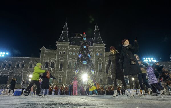 Moscou: ouverture de la patinoire de la place Rouge - Sputnik Afrique