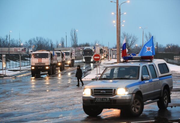 Ukraine: le 9e convoi humanitaire russe est arrivé au Donbass - Sputnik Afrique