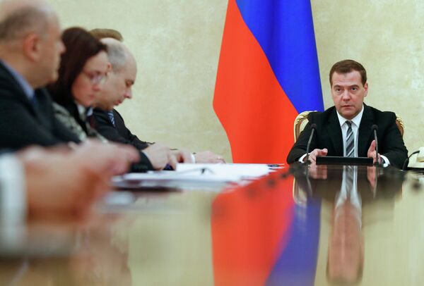 Chute du rouble: les sanctions ont produit leur effet (Medvedev) - Sputnik Afrique