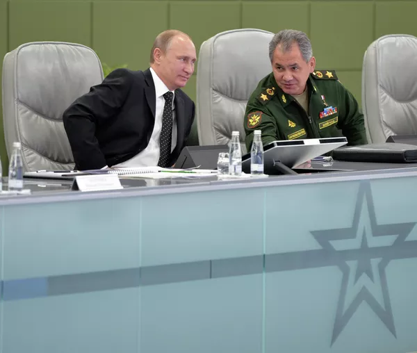 Poutine pointe la réaction inadéquate au renforcement de la défense russe - Sputnik Afrique