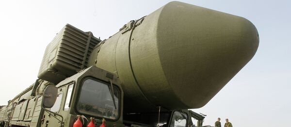 Демонстрация ракетного комплекса Тополь-М на подмосковном полигоне Алабино - Sputnik Afrique