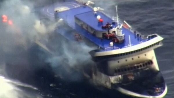 Le ferry Norman Atlantic en feu dans la mer Ionienne. Les images prises en direct - Sputnik Afrique