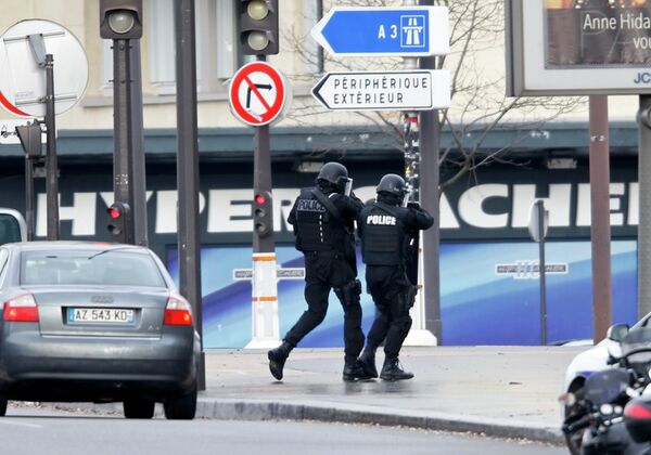 Paris: au moins 2 morts dans la prise d'otages de l'épicerie casher - Sputnik Afrique