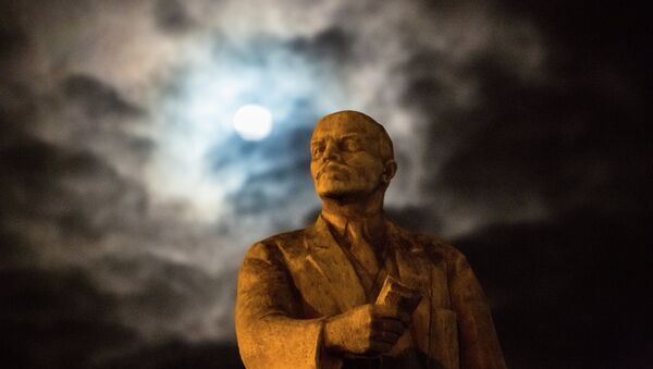 Le monument de Lénine à Simféropole - Sputnik Afrique
