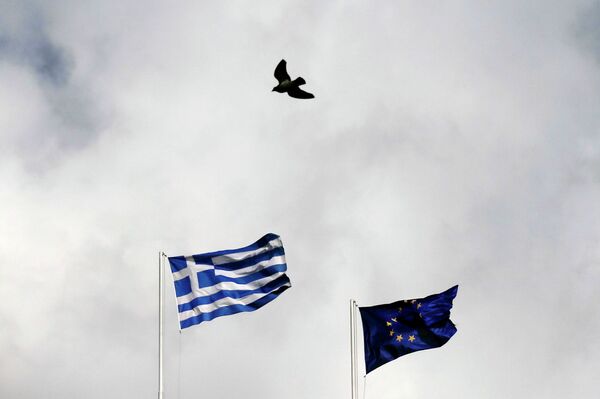 La Grèce peut et doit rester dans la zone euro (homme politique) - Sputnik Afrique