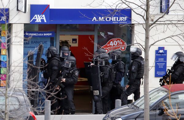 Paris/Colombes: le preneur d'otages se rend à la police - Sputnik Afrique