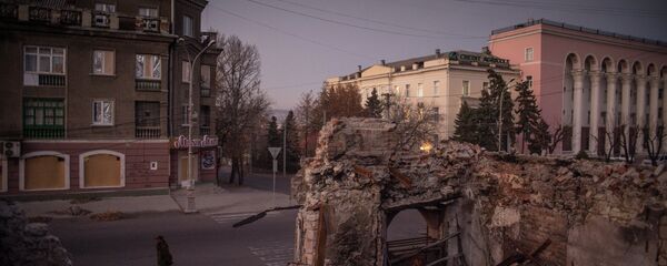 L’armée ukrainienne pilonne neuf fois le Donbass en 24h - Sputnik Afrique