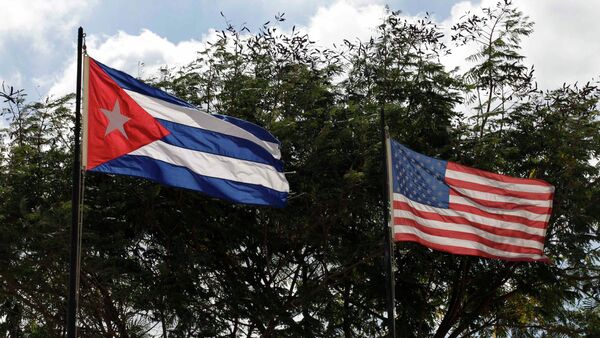 Les drapeaux cubain et américain - Sputnik Afrique