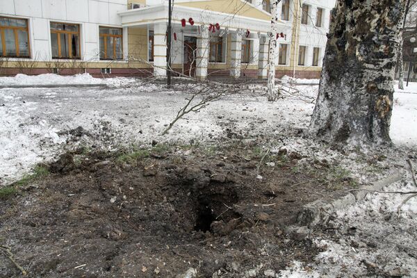 Donetsk: les forces pro-Kiev intensifient les tirs d'artillerie - Sputnik Afrique