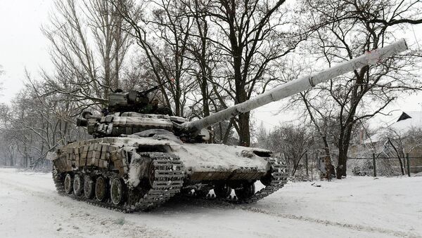 Танк Вооруженных сил Украины под Донецком. Архивное фото - Sputnik Afrique